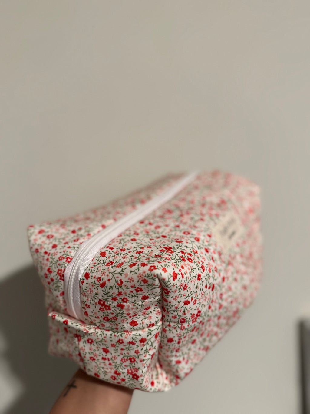 Mini red flowers makeup bag