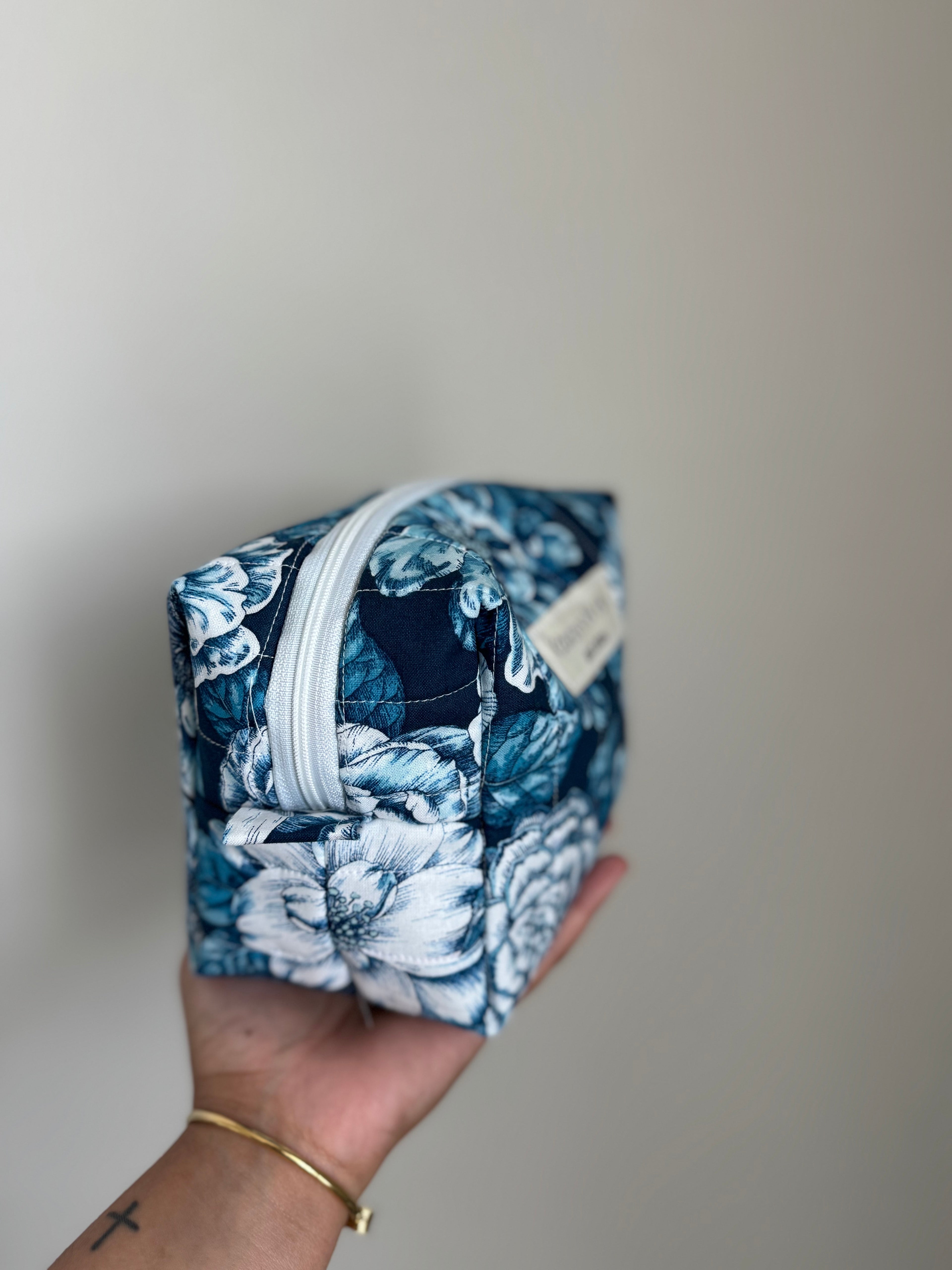 Blue peonies Makeup bag